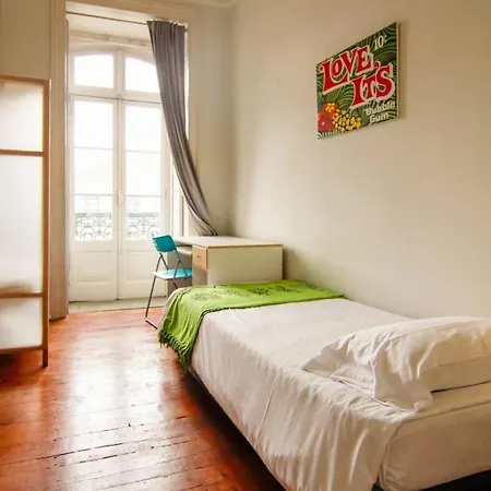 Spacious And Bright 4 Bedroom Lissabon